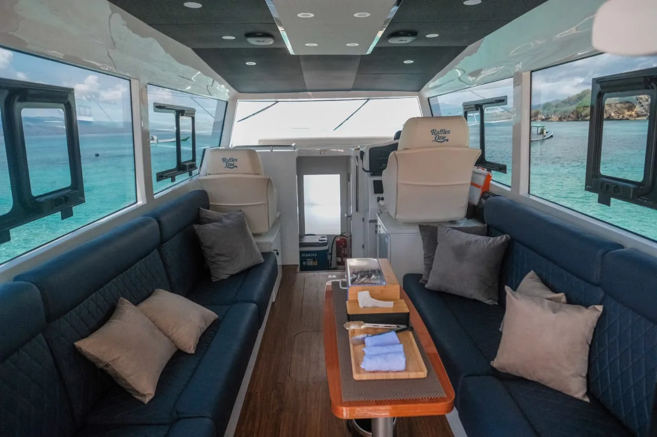 Raffles One, Kapal Speedboat (foto 2)