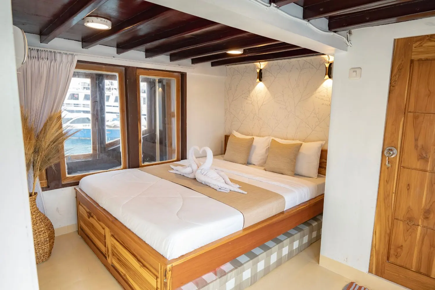 Alfathran, Kapal Deluxe (foto 5)