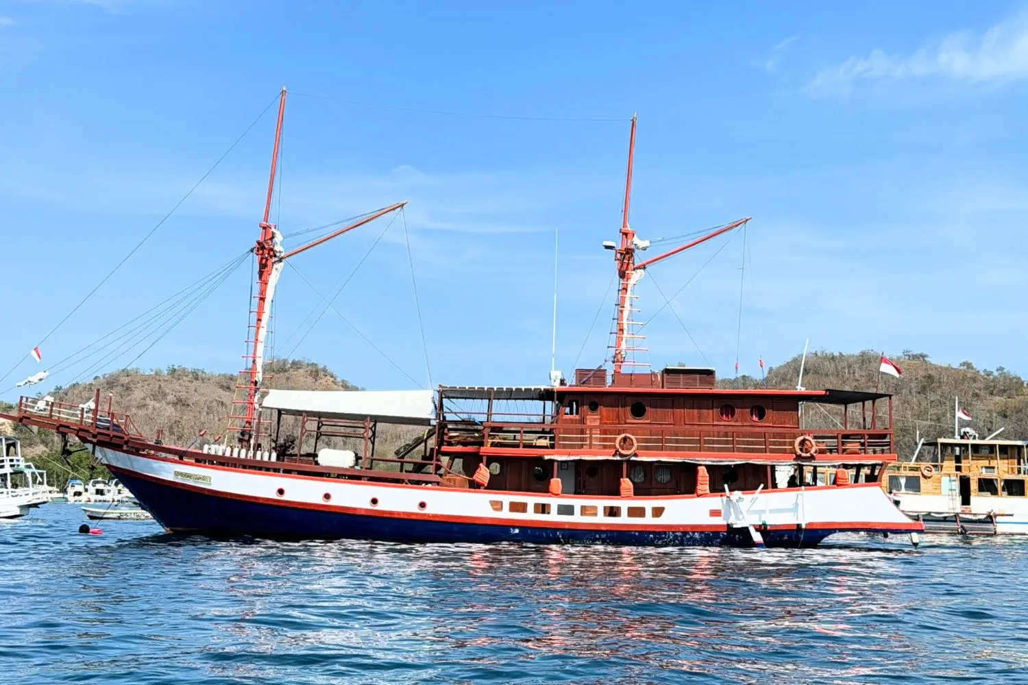 Radea, Kapal Luxury (foto 1)