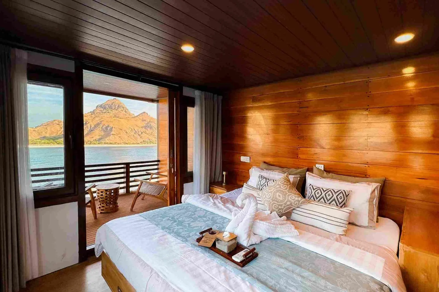 Neptune, Kapal Luxury (foto 5)