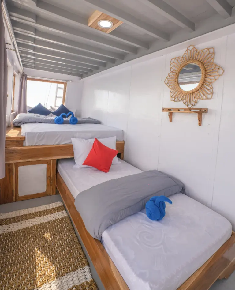 Kamar Private Cabin 2, ber-AC, kamar mandi dalam, 2 tamu di Kapal IJC
