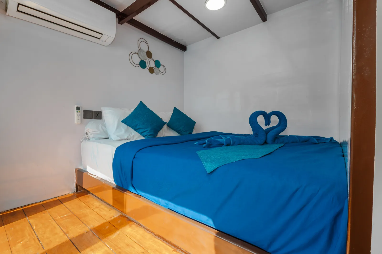 Deluxe Cabin di bot Invictus