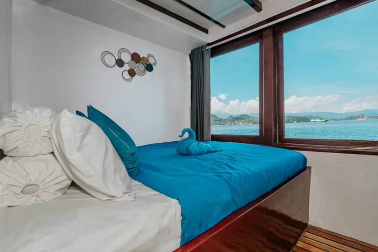 Superior Cabin di kapal Invictus