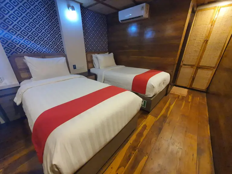Kamar Deluxe Cabin 1, ber-AC, kamar mandi dalam, 2 tamu di Kapal Sea Familia II