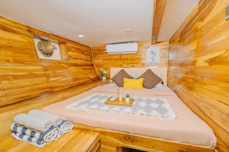 Kamar Venus Cabin, ber-AC, kamar mandi dalam, 2 tamu di Kapal Semesta Voyages, Deluxe Suite