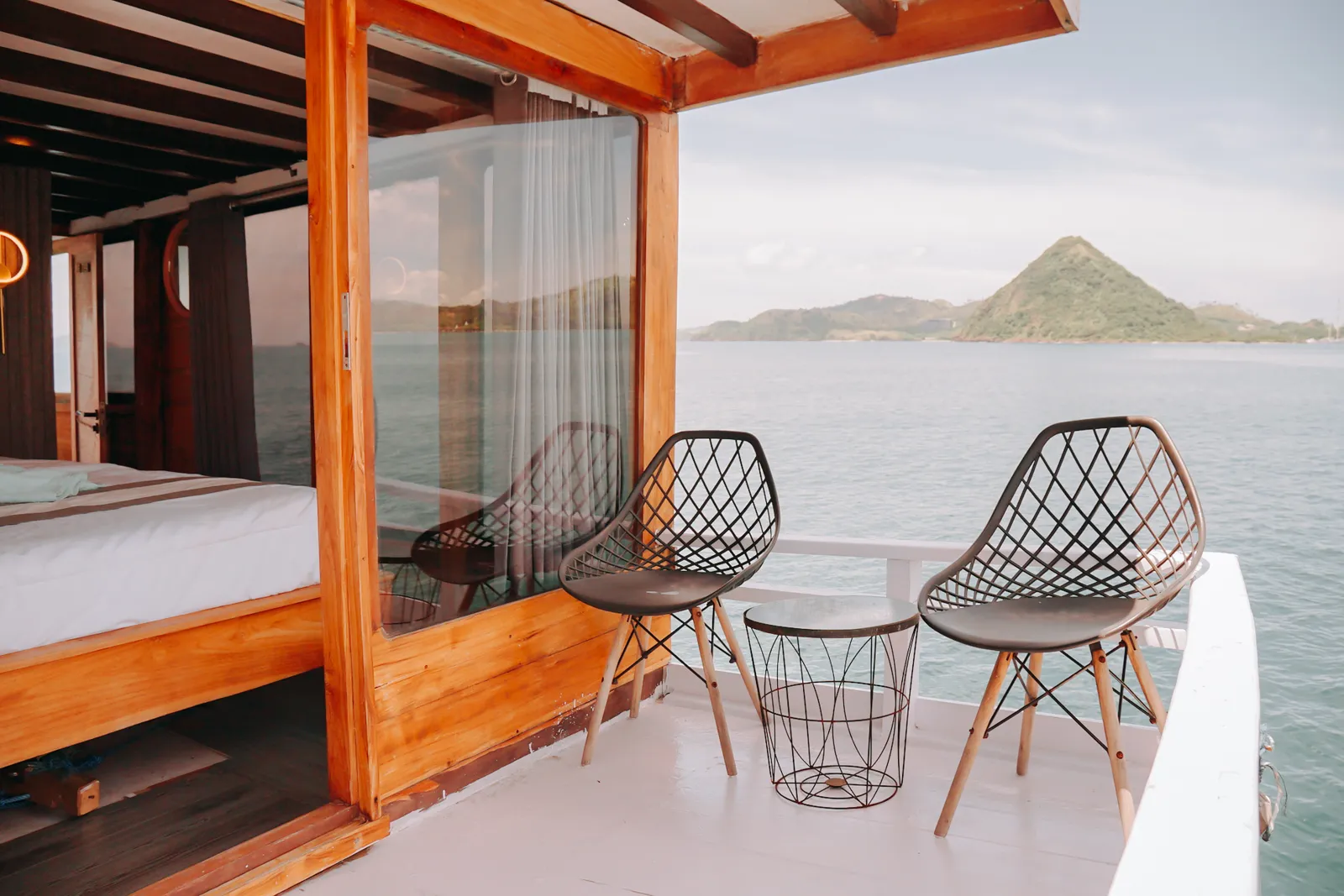 Master Cabin Balcony di kapal Nusantara Karya