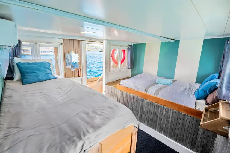 Share Cabin Nusantara Karya, ranjang double dan ranjang susun single