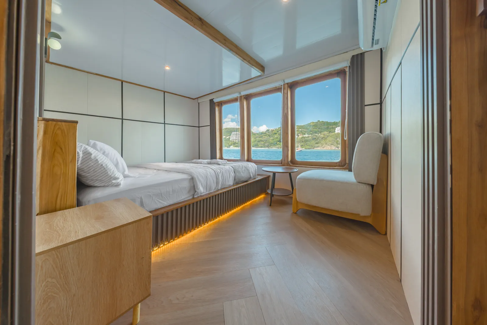 Deluxe Cabin di bot Raja Bintang 03