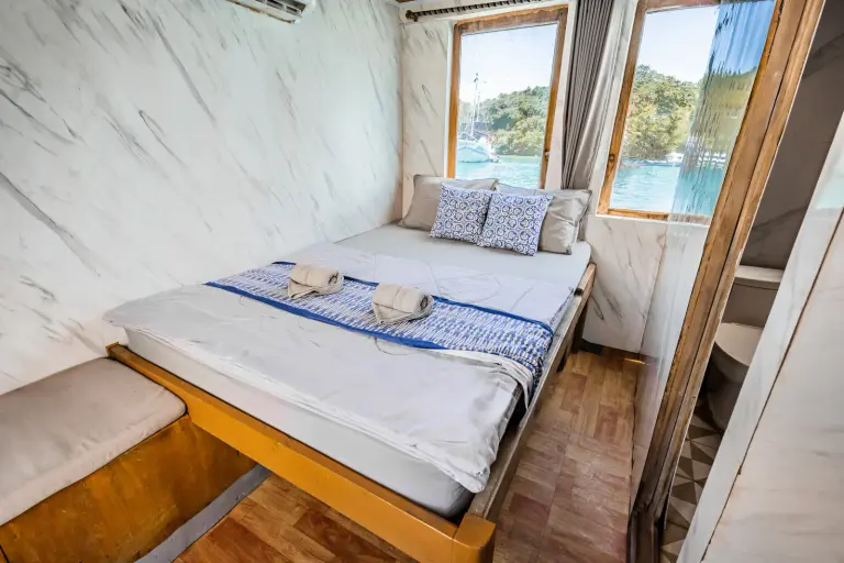 Kamar Private Cabin, kamar mandi dalam, 2 tamu di Kapal Ramadani Star