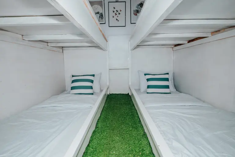 Kamar Sharing Cabin 4, ber-AC, 4 tamu di Kapal Sabira