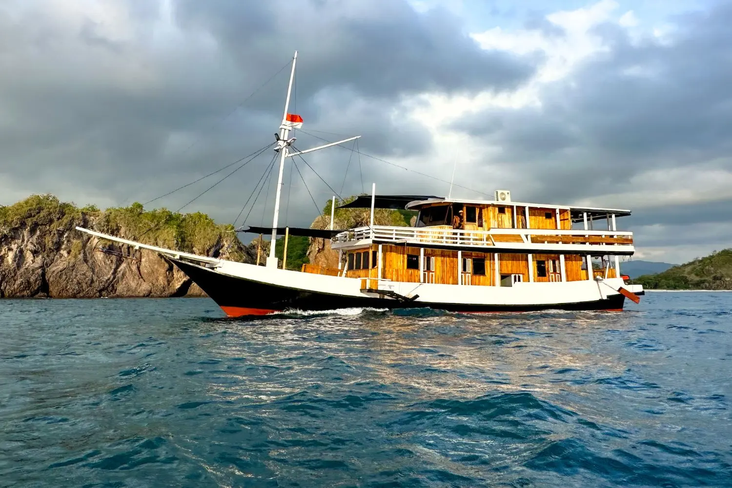 Santemako, Kapal Superior (foto 1)