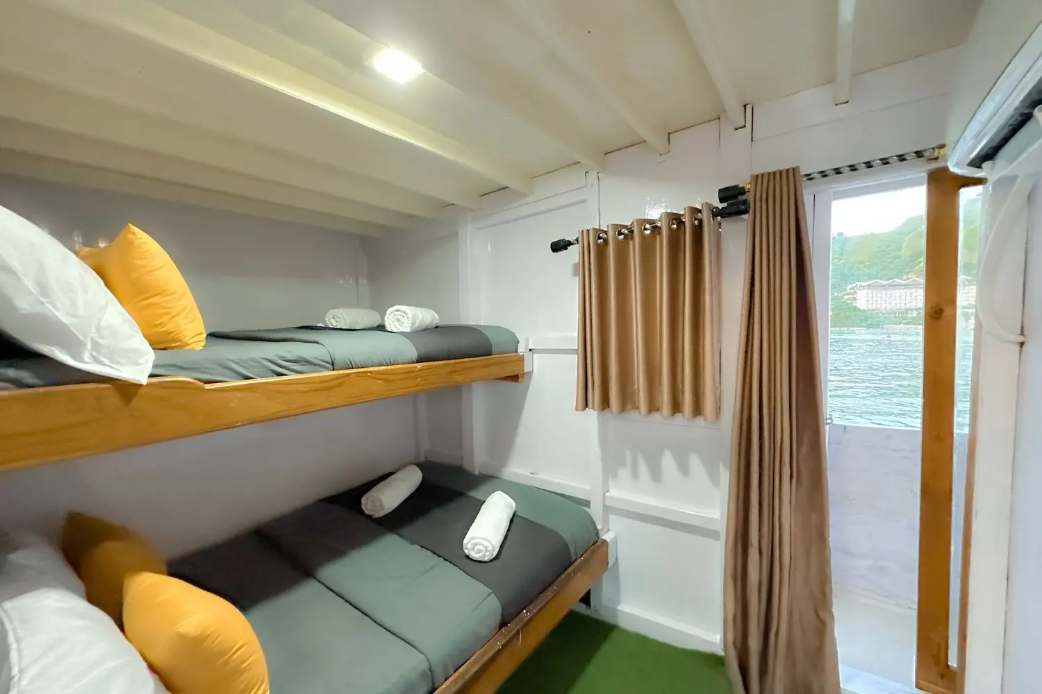 Superior Cabin Santemako