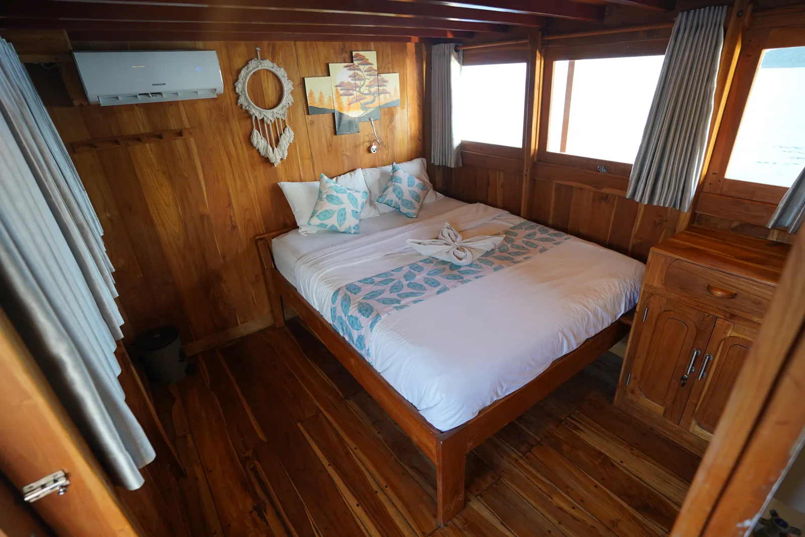 Deluxe Cabin Upper Deck di kapal Singkolo