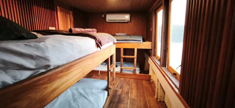 Sharing Room (1-6) di kapal Walenreng