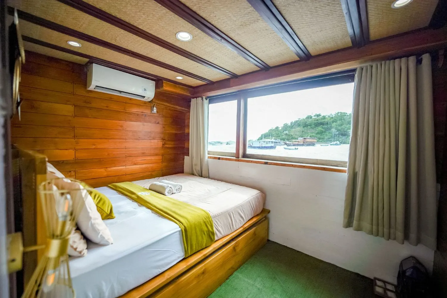 Yumana, Kapal Luxury (foto 4)